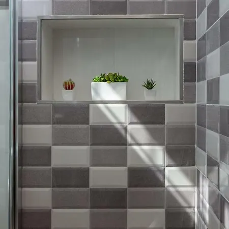 La Camelia Bianca Villa *