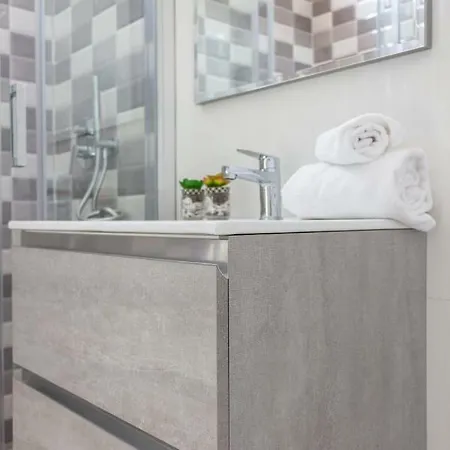 La Camelia Bianca Villa *