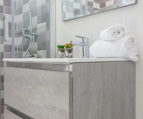 La Camelia Bianca Villa *